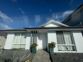 Golfers dream 300m to the beach, Dawesville